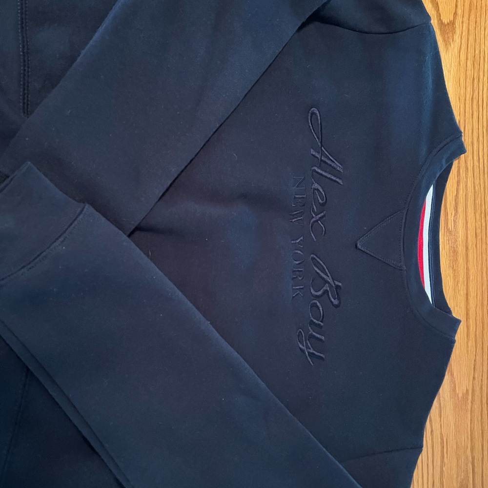 Junior sweatshirt